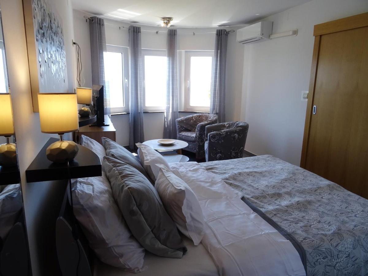 Apartments Topic ニン エクステリア 写真